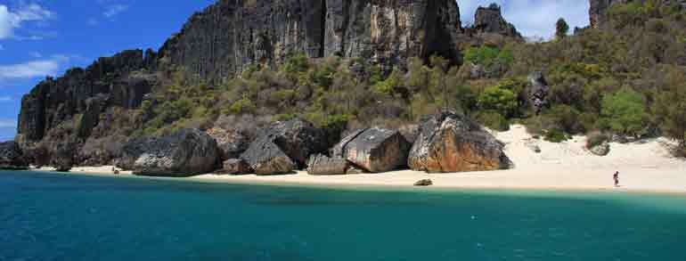 Plage arrière Djebel Trimaran